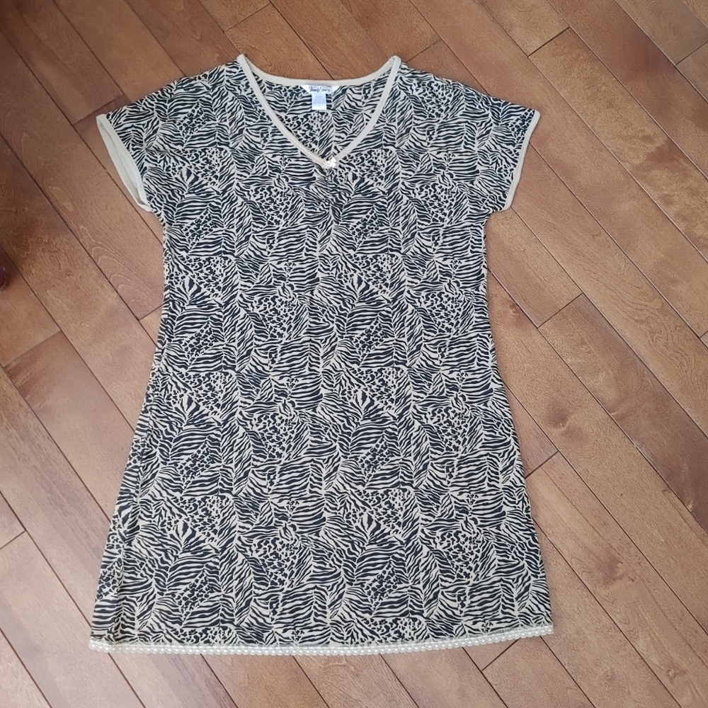 Vanity Fair Animal Print Nightie Sleep Shirt dress Size Large